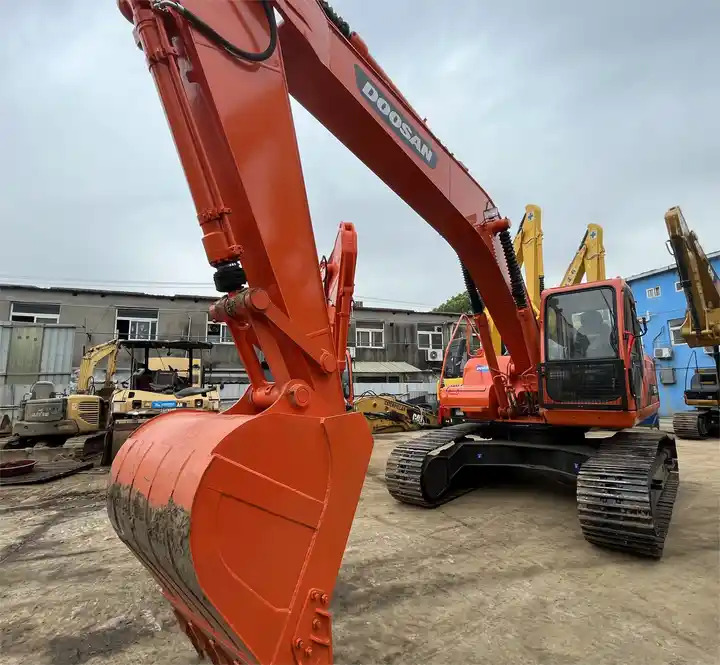 Used original Korea Doosan 20 ton excavator with cheap price and good condition DOOSAN Dx220LC-9e - Bager gusjeničar: slika used original Korea Doosan 20 ton excavator with cheap price and good condition DOOSAN Dx220LC-9e - Bager gusjeničar Used original Korea Doosan 20 ton excavator with cheap price and good condition DOOSAN Dx220LC-9e - Bager gusjeničar: slika used original Korea Doosan 20 ton excavator with cheap price and good condition DOOSAN Dx220LC-9e - Bager gusjeničar