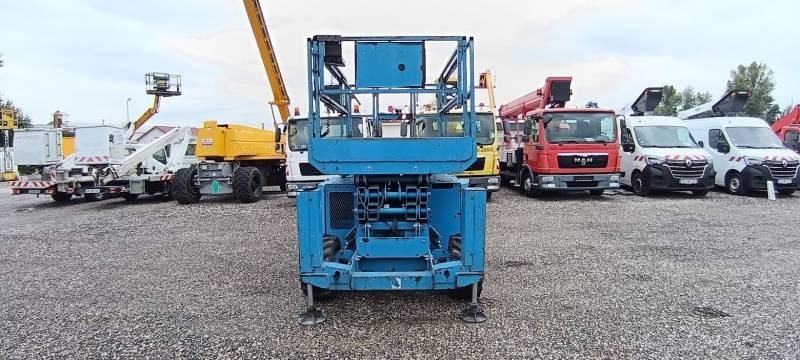 Genie GS-2669 - 10 m, 4x4, diesel - Škarasta podizna platforma: slika Genie GS-2669 - 10 m, 4x4, diesel - Škarasta podizna platforma Genie GS-2669 - 10 m, 4x4, diesel - Škarasta podizna platforma: slika Genie GS-2669 - 10 m, 4x4, diesel - Škarasta podizna platforma