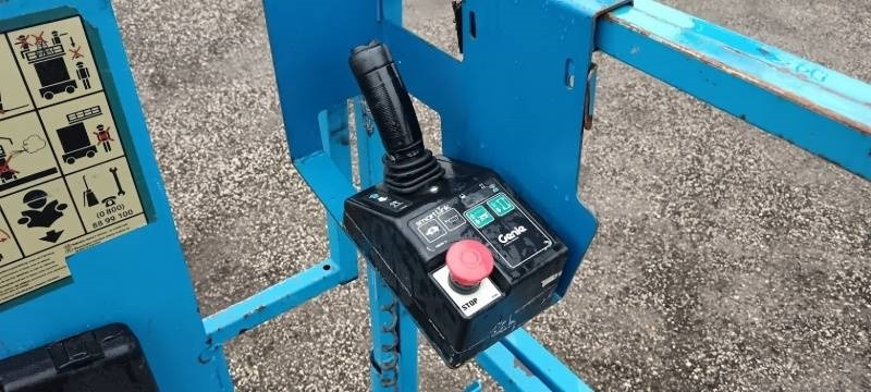 Škarasta podizna platforma Genie GS4047 - 13,7m - electric: slika Škarasta podizna platforma Genie GS4047 - 13,7m - electric