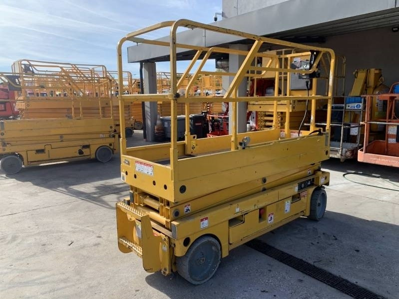 Haulotte Compact 8 - 8m, electric - Škarasta podizna platforma: slika Haulotte Compact 8 - 8m, electric - Škarasta podizna platforma Haulotte Compact 8 - 8m, electric - Škarasta podizna platforma: slika Haulotte Compact 8 - 8m, electric - Škarasta podizna platforma