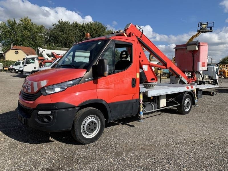 Iveco Daily GSR E169TR - 16,05 m - 200 kg - Podizna platforma montirana na kamion: slika Iveco Daily GSR E169TR - 16,05 m - 200 kg - Podizna platforma montirana na kamion Iveco Daily GSR E169TR - 16,05 m - 200 kg - Podizna platforma montirana na kamion: slika Iveco Daily GSR E169TR - 16,05 m - 200 kg - Podizna platforma montirana na kamion