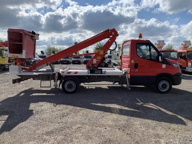 Iveco Daily GSR E169TR - 16,05 m - 200 kg - Podizna platforma montirana na kamion: slika Iveco Daily GSR E169TR - 16,05 m - 200 kg - Podizna platforma montirana na kamion Iveco Daily GSR E169TR - 16,05 m - 200 kg - Podizna platforma montirana na kamion: slika Iveco Daily GSR E169TR - 16,05 m - 200 kg - Podizna platforma montirana na kamion