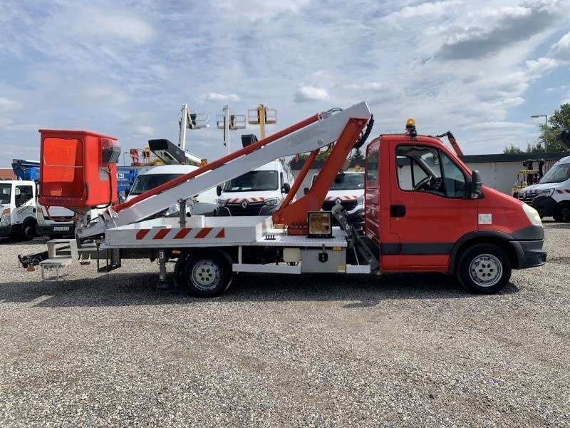 Iveco Daily Multitel 160 ALU DS - 16m - Podizna platforma montirana na kamion: slika Iveco Daily Multitel 160 ALU DS - 16m - Podizna platforma montirana na kamion Iveco Daily Multitel 160 ALU DS - 16m - Podizna platforma montirana na kamion: slika Iveco Daily Multitel 160 ALU DS - 16m - Podizna platforma montirana na kamion