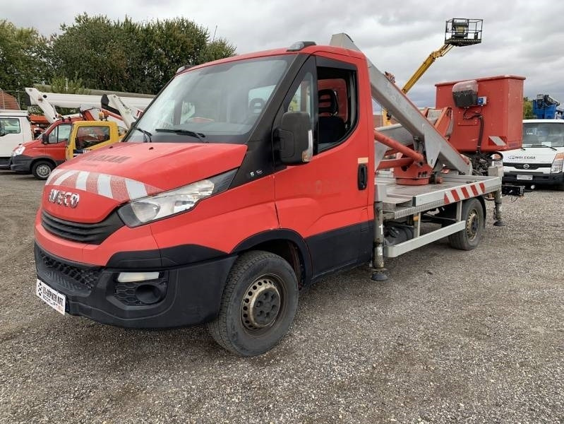 Iveco Daily Multitel MX170 - 17m - 200 kg - Podizna platforma montirana na kamion: slika Iveco Daily Multitel MX170 - 17m - 200 kg - Podizna platforma montirana na kamion Iveco Daily Multitel MX170 - 17m - 200 kg - Podizna platforma montirana na kamion: slika Iveco Daily Multitel MX170 - 17m - 200 kg - Podizna platforma montirana na kamion