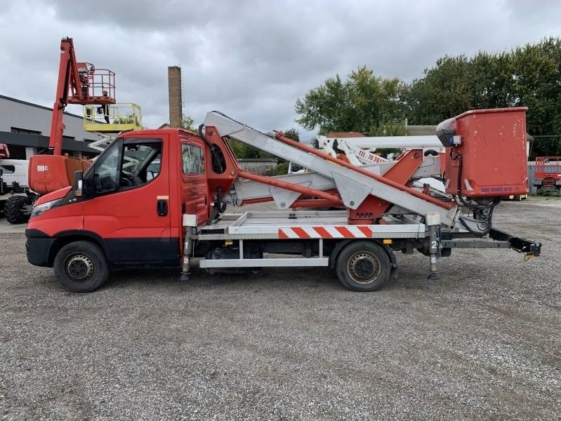 Iveco Daily Multitel MX170 - 17m - 200 kg - Podizna platforma montirana na kamion: slika Iveco Daily Multitel MX170 - 17m - 200 kg - Podizna platforma montirana na kamion Iveco Daily Multitel MX170 - 17m - 200 kg - Podizna platforma montirana na kamion: slika Iveco Daily Multitel MX170 - 17m - 200 kg - Podizna platforma montirana na kamion