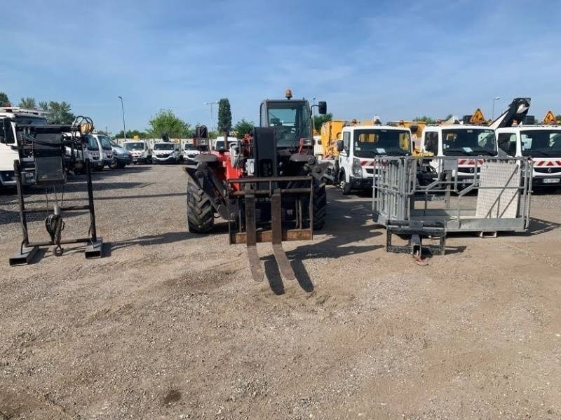 Manitou MVT1332 SL - 13m - 3,2t - 4x4x4 - Teleskopski rukovatelj: slika Manitou MVT1332 SL - 13m - 3,2t - 4x4x4 - Teleskopski rukovatelj Manitou MVT1332 SL - 13m - 3,2t - 4x4x4 - Teleskopski rukovatelj: slika Manitou MVT1332 SL - 13m - 3,2t - 4x4x4 - Teleskopski rukovatelj