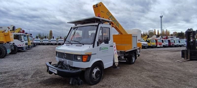 Mercedes-Benz 410D Weberlift WL 1.950 EG - 19,5m, 200 kg - Podizna platforma montirana na kamion: slika Mercedes-Benz 410D Weberlift WL 1.950 EG - 19,5m, 200 kg - Podizna platforma montirana na kamion Mercedes-Benz 410D Weberlift WL 1.950 EG - 19,5m, 200 kg - Podizna platforma montirana na kamion: slika Mercedes-Benz 410D Weberlift WL 1.950 EG - 19,5m, 200 kg - Podizna platforma montirana na kamion