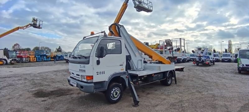 Nissan Cabstar Multitel 180 ALU AZ - 18 m - Podizna platforma montirana na kamion: slika Nissan Cabstar Multitel 180 ALU AZ - 18 m - Podizna platforma montirana na kamion Nissan Cabstar Multitel 180 ALU AZ - 18 m - Podizna platforma montirana na kamion: slika Nissan Cabstar Multitel 180 ALU AZ - 18 m - Podizna platforma montirana na kamion