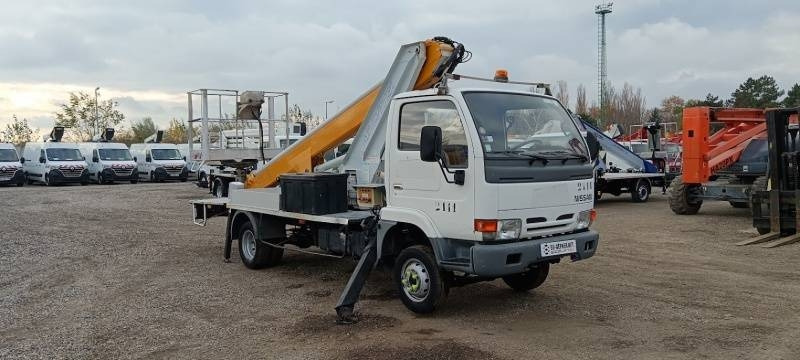 Nissan Cabstar Multitel 180 ALU AZ - 18 m - Podizna platforma montirana na kamion: slika Nissan Cabstar Multitel 180 ALU AZ - 18 m - Podizna platforma montirana na kamion Nissan Cabstar Multitel 180 ALU AZ - 18 m - Podizna platforma montirana na kamion: slika Nissan Cabstar Multitel 180 ALU AZ - 18 m - Podizna platforma montirana na kamion