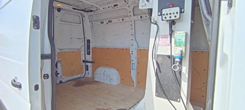 Podizna platforma montirana na kamion Renault Master Klubb K32 - 12,5 m, 120 kg: slika Podizna platforma montirana na kamion Renault Master Klubb K32 - 12,5 m, 120 kg