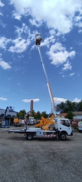 Podizna platforma montirana na kamion Renault Maxity Multitel 160 ALU DS - 16m: slika Podizna platforma montirana na kamion Renault Maxity Multitel 160 ALU DS - 16m Podizna platforma montirana na kamion Renault Maxity Multitel 160 ALU DS - 16m: slika Podizna platforma montirana na kamion Renault Maxity Multitel 160 ALU DS - 16m