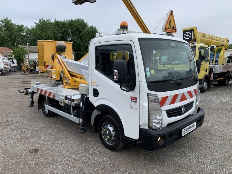 Renault Maxity Multitel MX200 - 20 m - Podizna platforma montirana na kamion: slika Renault Maxity Multitel MX200 - 20 m - Podizna platforma montirana na kamion Renault Maxity Multitel MX200 - 20 m - Podizna platforma montirana na kamion: slika Renault Maxity Multitel MX200 - 20 m - Podizna platforma montirana na kamion