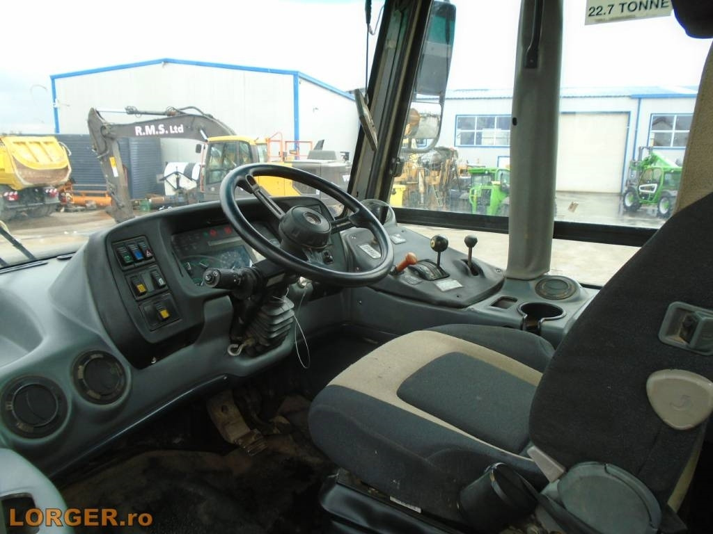 Zglobni istovarivač Bell B 25 D: slika Zglobni istovarivač Bell B 25 D Zglobni istovarivač Bell B 25 D: slika Zglobni istovarivač Bell B 25 D