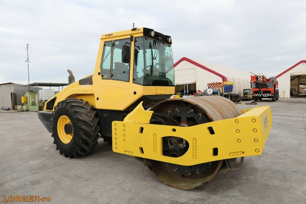 Bomag BW 216 D H-4 - Kompaktor: slika Bomag BW 216 D H-4 - Kompaktor Bomag BW 216 D H-4 - Kompaktor: slika Bomag BW 216 D H-4 - Kompaktor