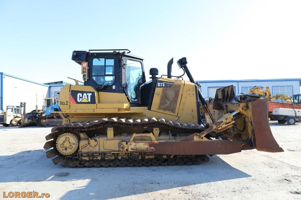 CAT D 7 E LGP - Buldožer: slika CAT D 7 E LGP - Buldožer CAT D 7 E LGP - Buldožer: slika CAT D 7 E LGP - Buldožer