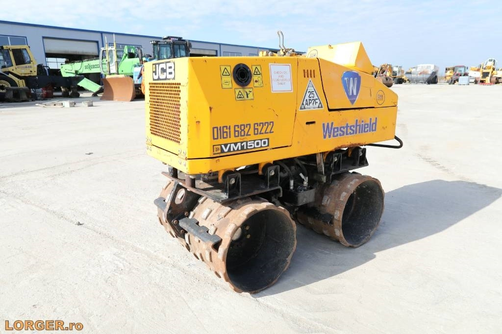 JCB VM 1500 - Cestovni valjak: slika JCB VM 1500 - Cestovni valjak JCB VM 1500 - Cestovni valjak: slika JCB VM 1500 - Cestovni valjak