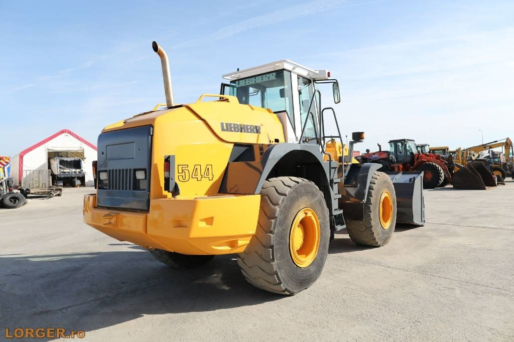 Liebherr L 544 - Utovarivač na kotačima: slika Liebherr L 544 - Utovarivač na kotačima Liebherr L 544 - Utovarivač na kotačima: slika Liebherr L 544 - Utovarivač na kotačima