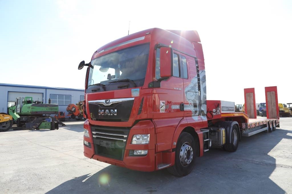 Zakup MAN TGX 18.500 4x2 LLS + Trailer Vega 3 axel lowbed  MAN TGX 18.500 4x2 LLS + Trailer Vega 3 axel lowbed: slika Zakup MAN TGX 18.500 4x2 LLS + Trailer Vega 3 axel lowbed  MAN TGX 18.500 4x2 LLS + Trailer Vega 3 axel lowbed