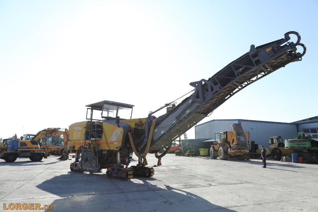 Wirtgen W 210 - Hladni planer: slika Wirtgen W 210 - Hladni planer Wirtgen W 210 - Hladni planer: slika Wirtgen W 210 - Hladni planer