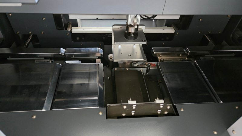 Horizon HT-30 C | 2012 | 4,7 Mio - Stroj za rezanje papira: slika Horizon HT-30 C | 2012 | 4,7 Mio - Stroj za rezanje papira Horizon HT-30 C | 2012 | 4,7 Mio - Stroj za rezanje papira: slika Horizon HT-30 C | 2012 | 4,7 Mio - Stroj za rezanje papira