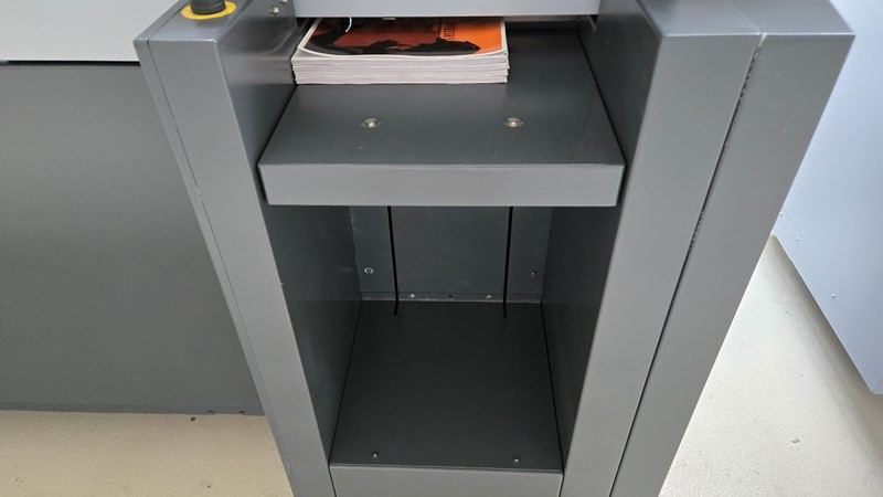 Horizon HT-30 C | 2012 | 4,7 Mio - Stroj za rezanje papira: slika Horizon HT-30 C | 2012 | 4,7 Mio - Stroj za rezanje papira Horizon HT-30 C | 2012 | 4,7 Mio - Stroj za rezanje papira: slika Horizon HT-30 C | 2012 | 4,7 Mio - Stroj za rezanje papira