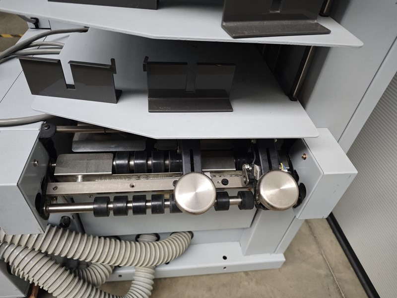 Horizon VAC-100 c | collator | 10 stations | 2008 | 33.2 mio - Tiskarski stroj: slika Horizon VAC-100 c | collator | 10 stations | 2008 | 33.2 mio - Tiskarski stroj Horizon VAC-100 c | collator | 10 stations | 2008 | 33.2 mio - Tiskarski stroj: slika Horizon VAC-100 c | collator | 10 stations | 2008 | 33.2 mio - Tiskarski stroj