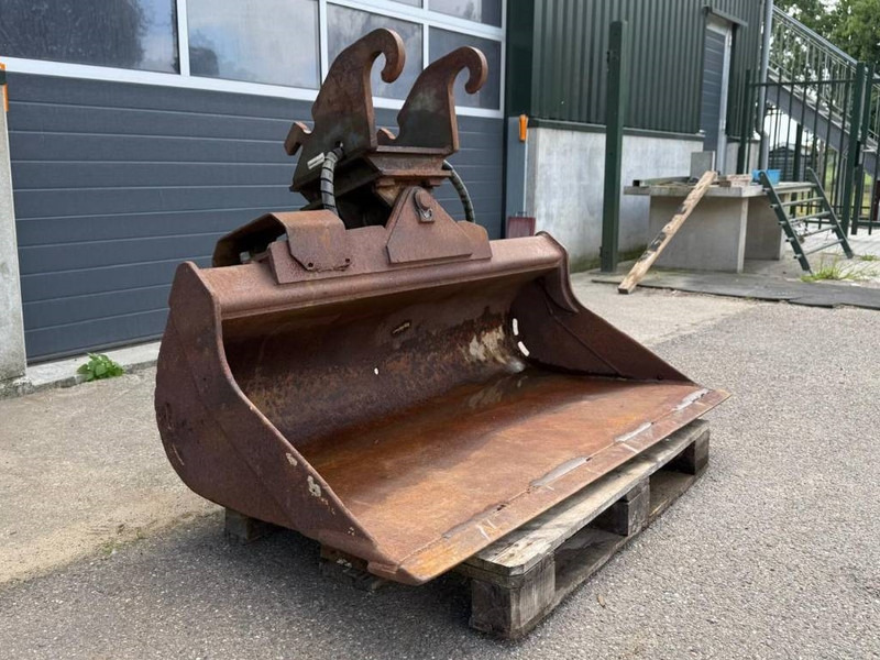 Cangini Benne CW10 tiltbucket / schwenklöffel / kantelbak - Korpa za Građevinski strojevi: slika Cangini Benne CW10 tiltbucket / schwenklöffel / kantelbak - Korpa za Građevinski strojevi Cangini Benne CW10 tiltbucket / schwenklöffel / kantelbak - Korpa za Građevinski strojevi: slika Cangini Benne CW10 tiltbucket / schwenklöffel / kantelbak - Korpa za Građevinski strojevi