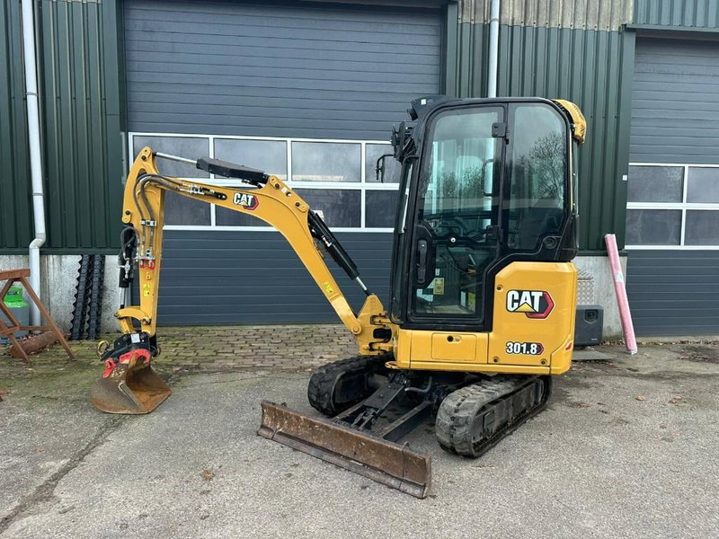 Cat 301.8 - Mini bager: slika Cat 301.8 - Mini bager Cat 301.8 - Mini bager: slika Cat 301.8 - Mini bager