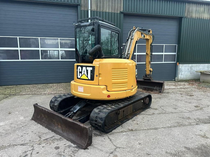 Mini bager Cat 305 E CR - A/C: slika Mini bager Cat 305 E CR - A/C Mini bager Cat 305 E CR - A/C: slika Mini bager Cat 305 E CR - A/C