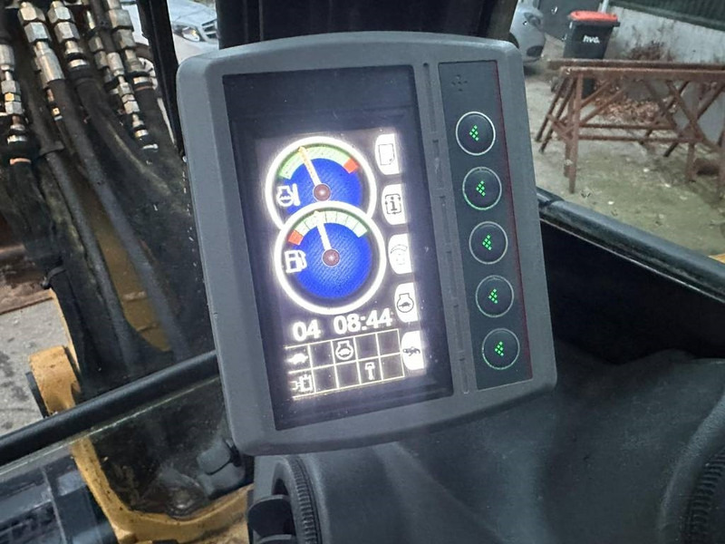 Mini bager Cat 305 E CR - A/C: slika Mini bager Cat 305 E CR - A/C Mini bager Cat 305 E CR - A/C: slika Mini bager Cat 305 E CR - A/C