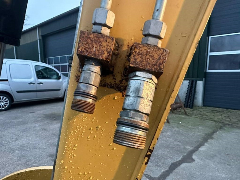 Mini bager Cat 305 E CR - A/C: slika Mini bager Cat 305 E CR - A/C Mini bager Cat 305 E CR - A/C: slika Mini bager Cat 305 E CR - A/C