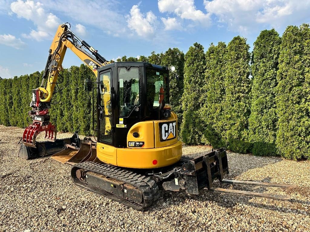 CAT 304.5 E2 XTC - Mini bager: slika CAT 304.5 E2 XTC - Mini bager CAT 304.5 E2 XTC - Mini bager: slika CAT 304.5 E2 XTC - Mini bager
