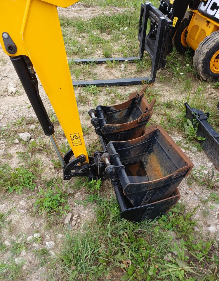 JCB 19C-1 - Bager gusjeničar: slika JCB 19C-1 - Bager gusjeničar JCB 19C-1 - Bager gusjeničar: slika JCB 19C-1 - Bager gusjeničar