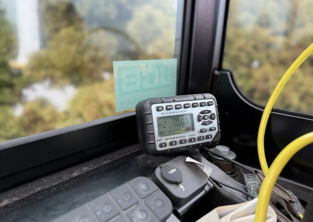 Novi Mini bager JCB 19C-1E: slika Novi Mini bager JCB 19C-1E