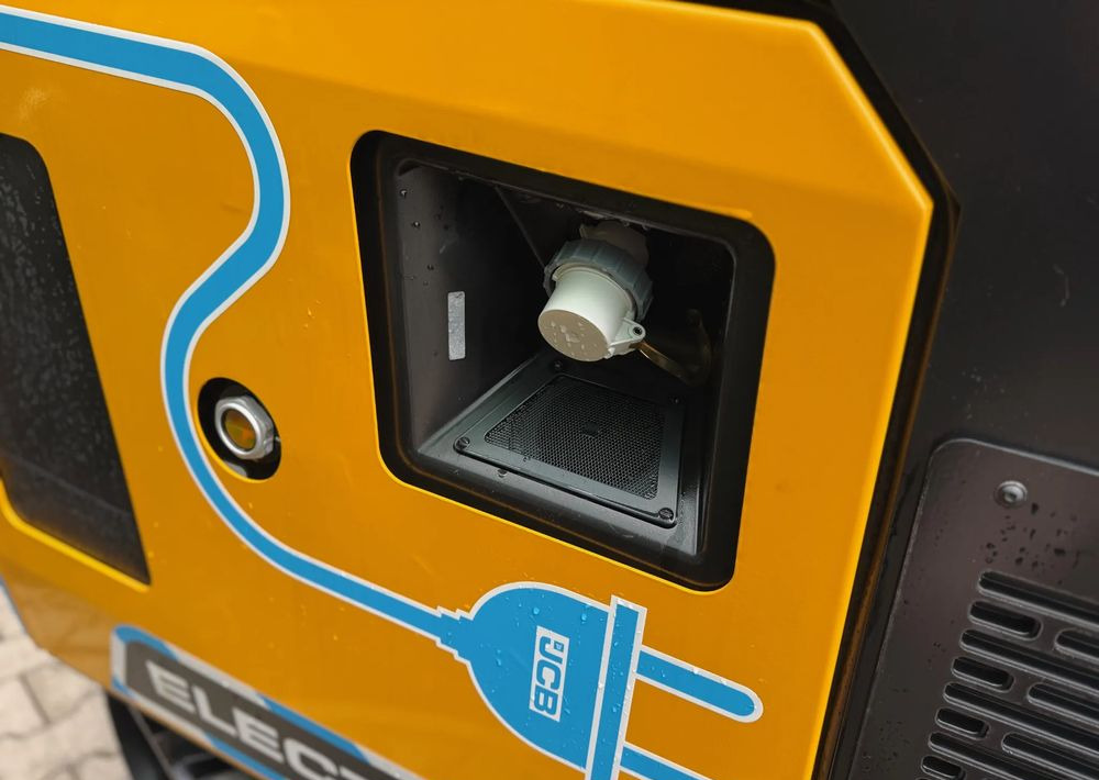 Novi Mini bager JCB 19C-1E: slika Novi Mini bager JCB 19C-1E