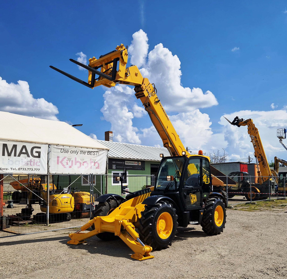 JCB 533-105 - Teleskopski rukovatelj: slika JCB 533-105 - Teleskopski rukovatelj JCB 533-105 - Teleskopski rukovatelj: slika JCB 533-105 - Teleskopski rukovatelj