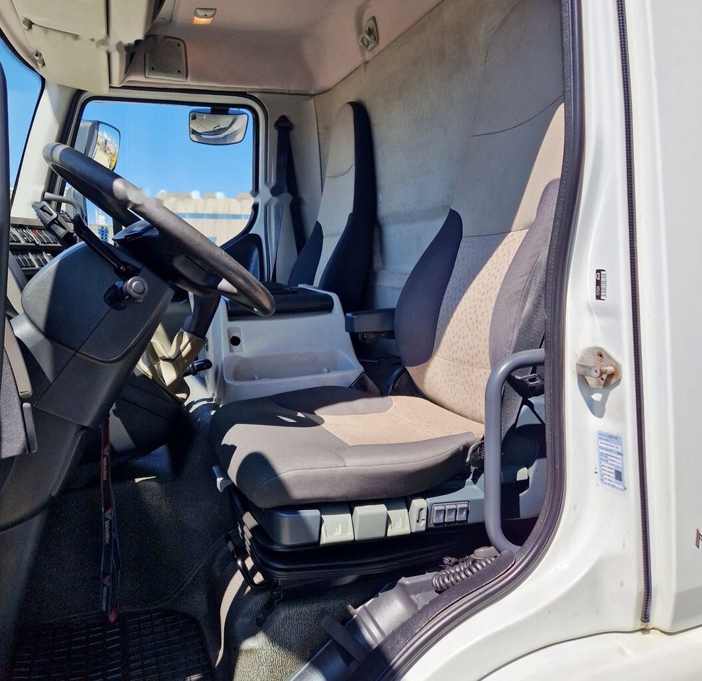 Renault Midlum 220 Dxi - Kamion s otvorenim sandukom: slika Renault Midlum 220 Dxi - Kamion s otvorenim sandukom Renault Midlum 220 Dxi - Kamion s otvorenim sandukom: slika Renault Midlum 220 Dxi - Kamion s otvorenim sandukom