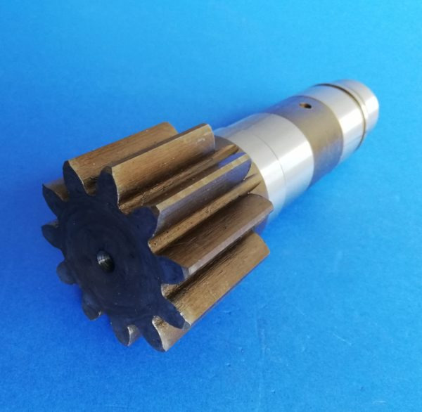 010370A Wałek silnika obrotu Komatsu PC10-7 - Motor okretanja za Građevinski strojevi: slika 010370A Wałek silnika obrotu Komatsu PC10-7 - Motor okretanja za Građevinski strojevi 010370A Wałek silnika obrotu Komatsu PC10-7 - Motor okretanja za Građevinski strojevi: slika 010370A Wałek silnika obrotu Komatsu PC10-7 - Motor okretanja za Građevinski strojevi