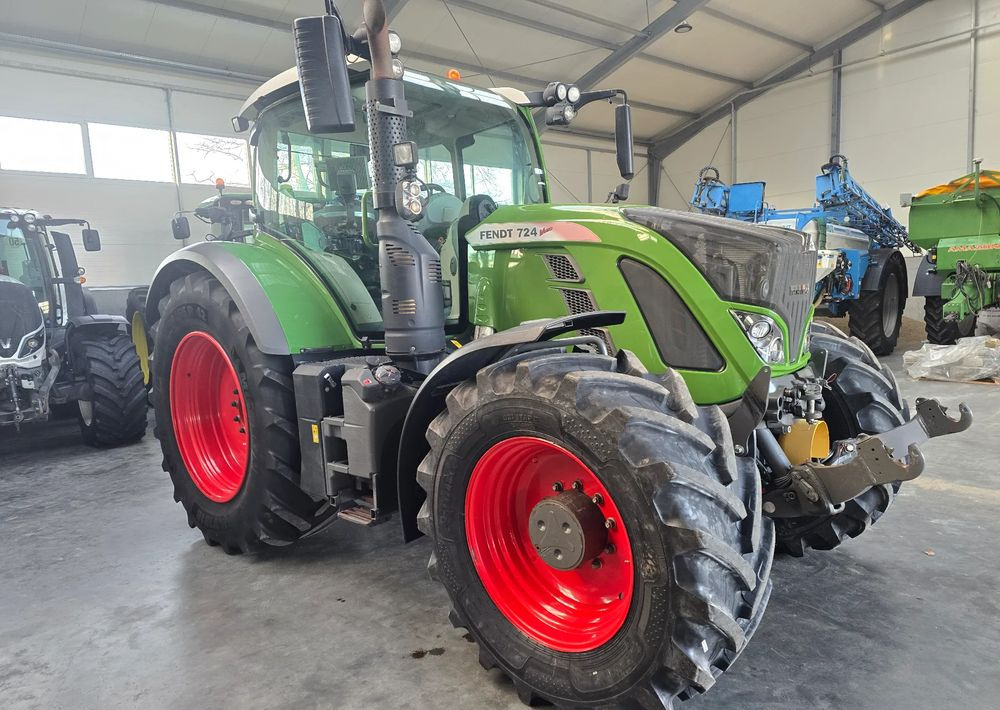 Fendt 724 Vario Profi Plus - Traktor: slika Fendt 724 Vario Profi Plus - Traktor Fendt 724 Vario Profi Plus - Traktor: slika Fendt 724 Vario Profi Plus - Traktor