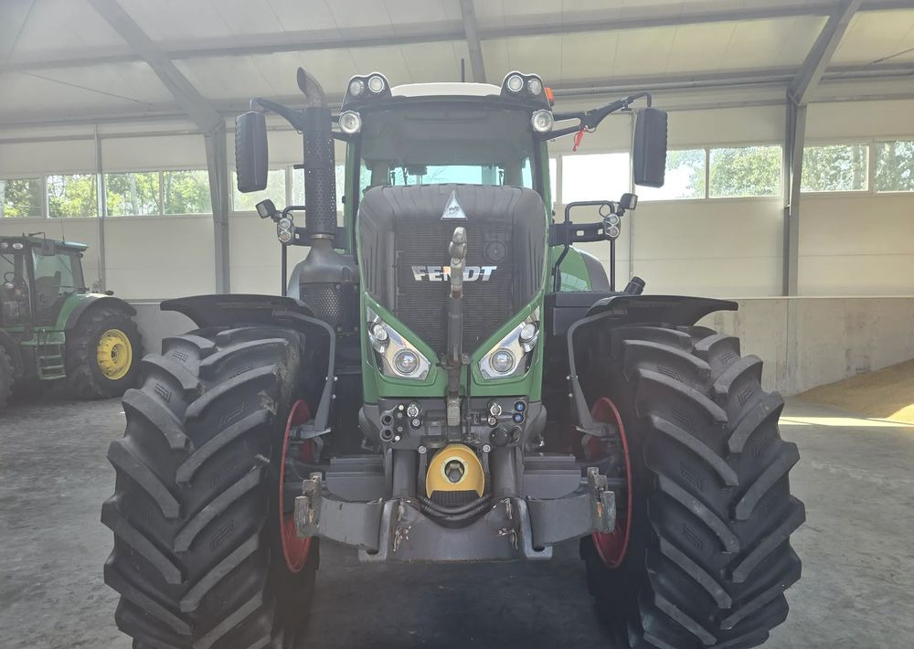Fendt 828 - Traktor: slika Fendt 828 - Traktor Fendt 828 - Traktor: slika Fendt 828 - Traktor
