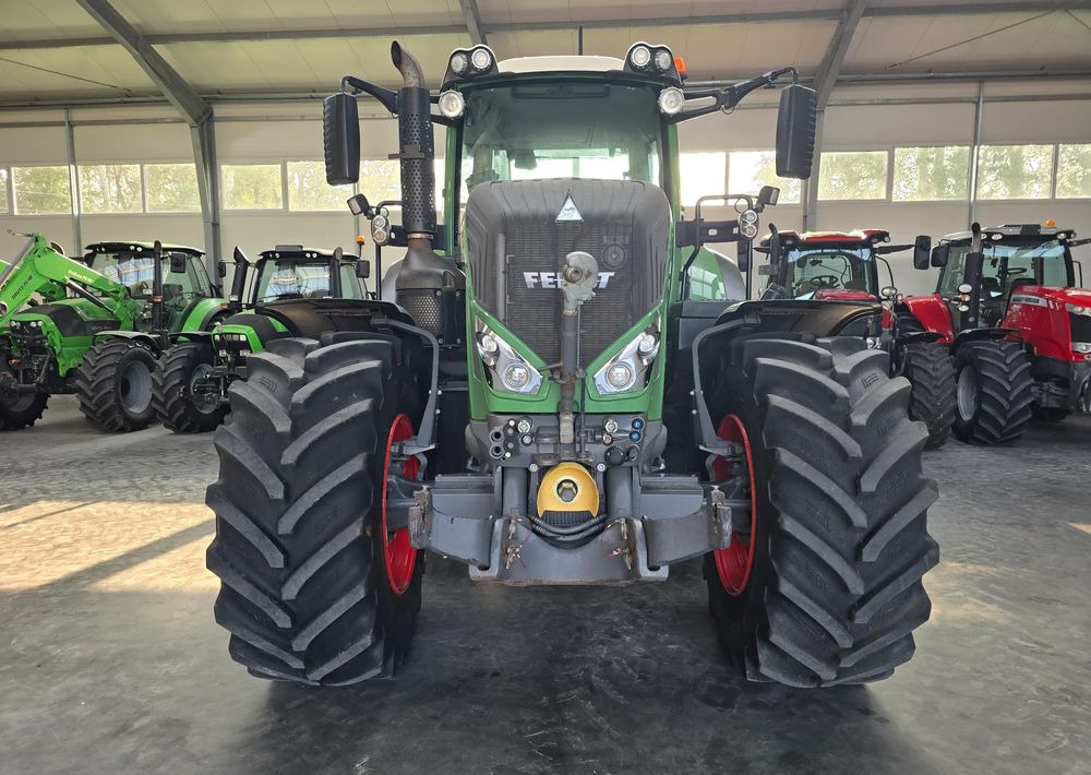 Fendt 828 S4 ProfiPlus - Traktor: slika Fendt 828 S4 ProfiPlus - Traktor Fendt 828 S4 ProfiPlus - Traktor: slika Fendt 828 S4 ProfiPlus - Traktor