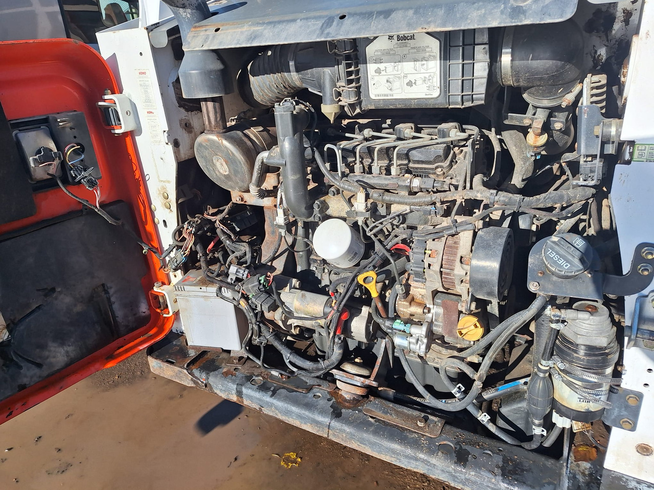 Mini utovarivač Bobcat S650: slika Mini utovarivač Bobcat S650