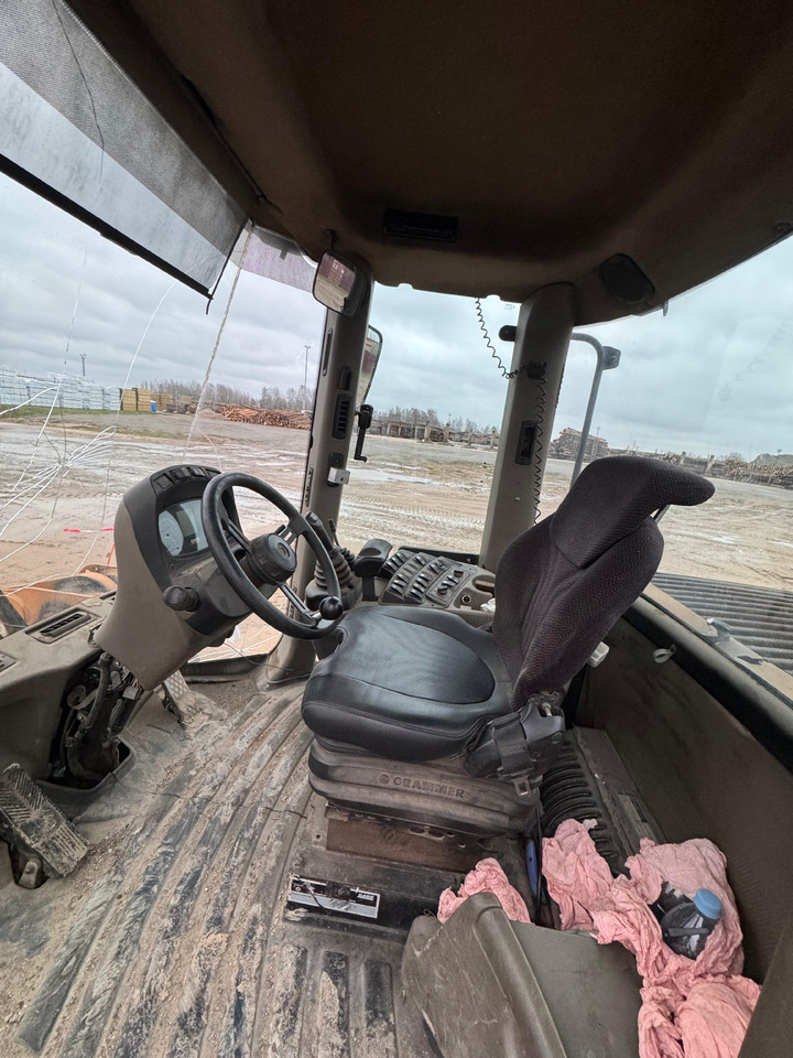 CASE 821E - Utovarivač na kotačima: slika CASE 821E - Utovarivač na kotačima CASE 821E - Utovarivač na kotačima: slika CASE 821E - Utovarivač na kotačima