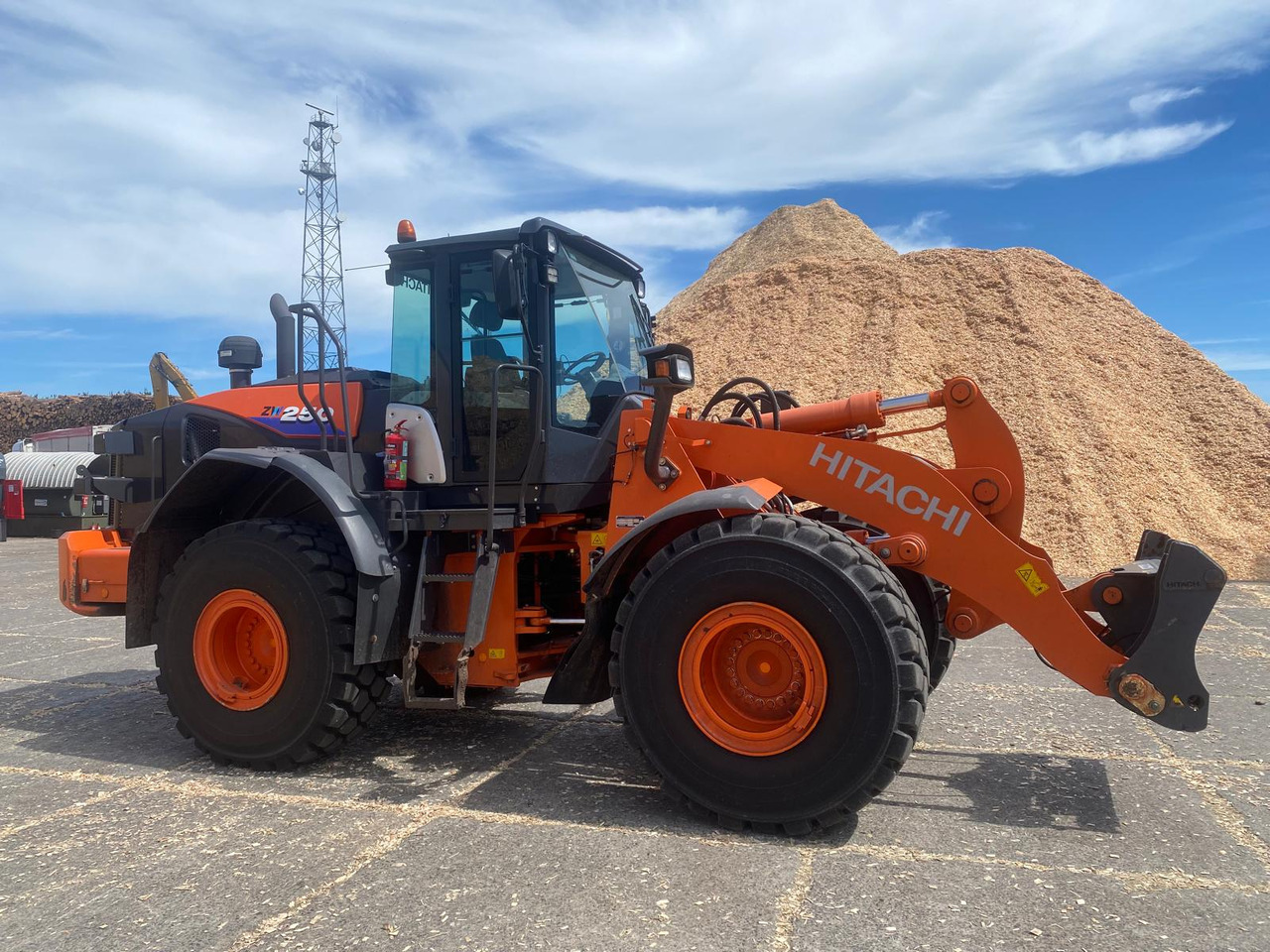 HITACHI ZW250-6 - Utovarivač na kotačima: slika HITACHI ZW250-6 - Utovarivač na kotačima HITACHI ZW250-6 - Utovarivač na kotačima: slika HITACHI ZW250-6 - Utovarivač na kotačima