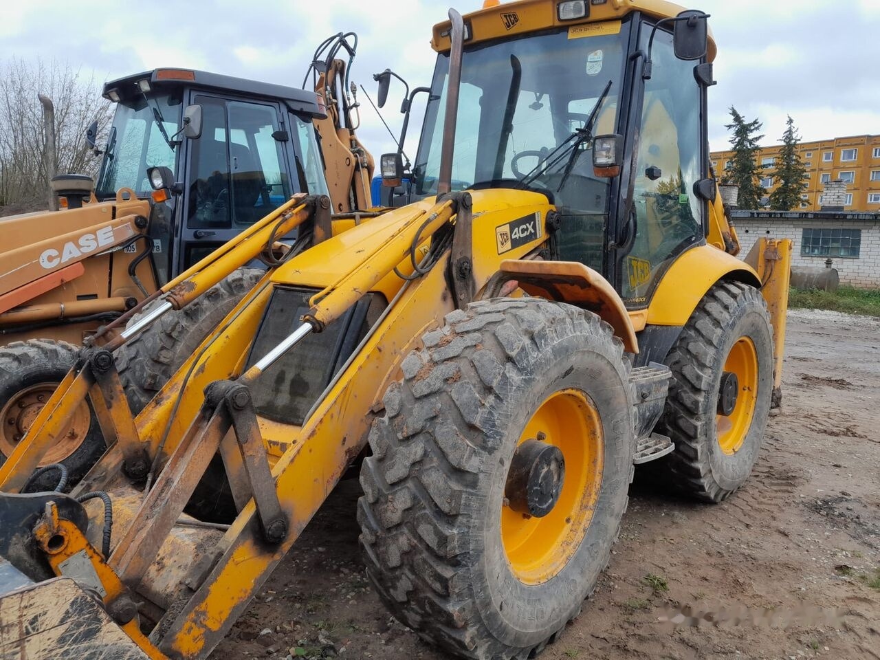 JCB 4CX - Rovokopač-utovarivač: slika JCB 4CX - Rovokopač-utovarivač JCB 4CX - Rovokopač-utovarivač: slika JCB 4CX - Rovokopač-utovarivač