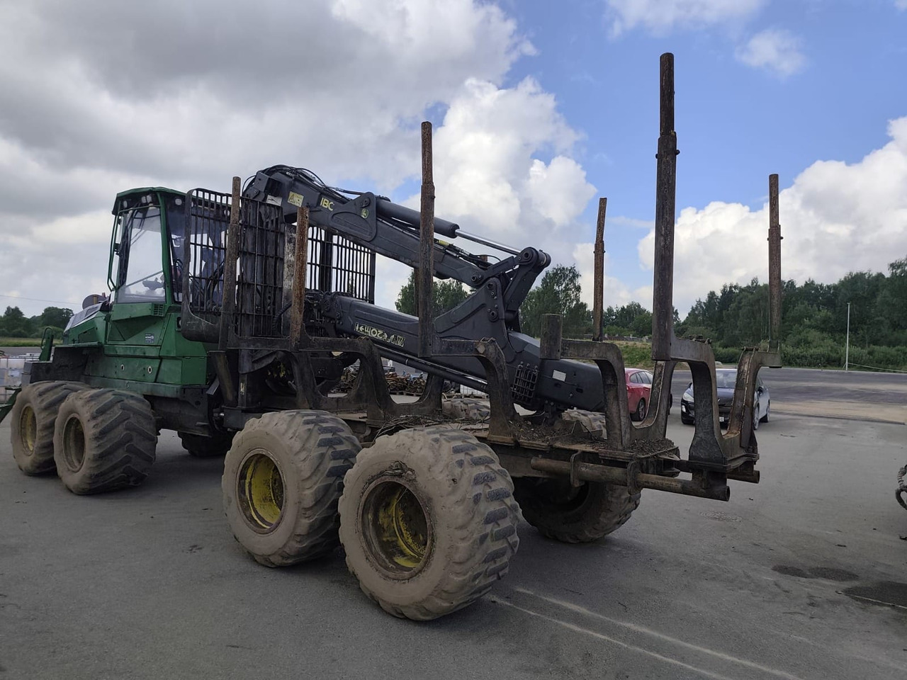 Forvarder JOHN DEERE 910G: slika Forvarder JOHN DEERE 910G