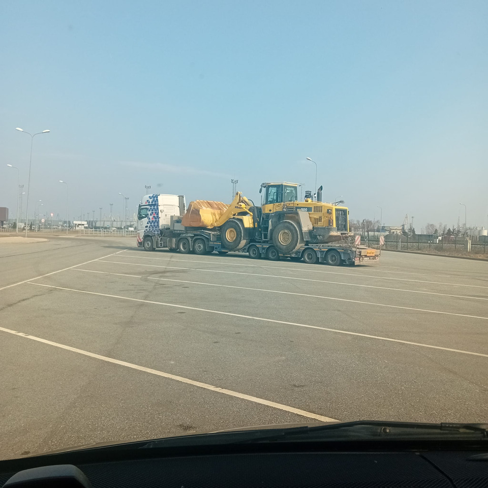 KOMATSU WA500 -6 - Utovarivač na kotačima: slika KOMATSU WA500 -6 - Utovarivač na kotačima KOMATSU WA500 -6 - Utovarivač na kotačima: slika KOMATSU WA500 -6 - Utovarivač na kotačima