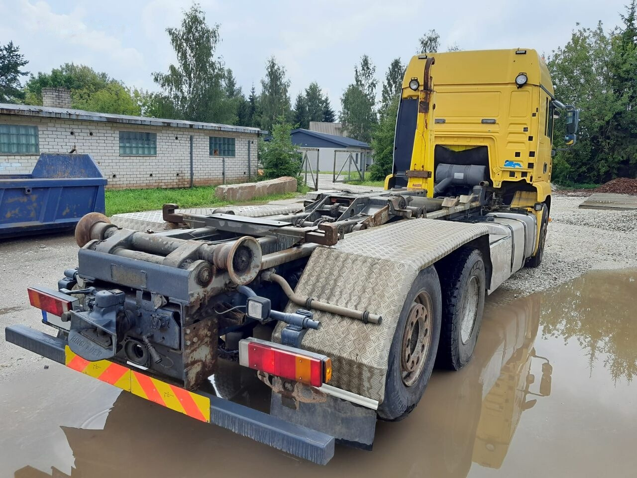 MAN TGA 26.413 - Kamion s kukastom dizalicom: slika MAN TGA 26.413 - Kamion s kukastom dizalicom MAN TGA 26.413 - Kamion s kukastom dizalicom: slika MAN TGA 26.413 - Kamion s kukastom dizalicom