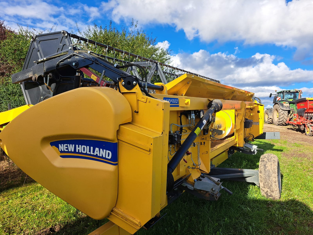 NEW HOLLAND TC 5.90 - Kombajn za žetvu: slika NEW HOLLAND TC 5.90 - Kombajn za žetvu NEW HOLLAND TC 5.90 - Kombajn za žetvu: slika NEW HOLLAND TC 5.90 - Kombajn za žetvu