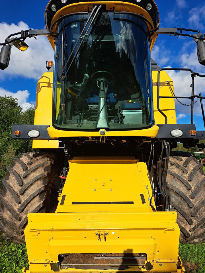 NEW HOLLAND TC 5.90 - Kombajn za žetvu: slika NEW HOLLAND TC 5.90 - Kombajn za žetvu NEW HOLLAND TC 5.90 - Kombajn za žetvu: slika NEW HOLLAND TC 5.90 - Kombajn za žetvu